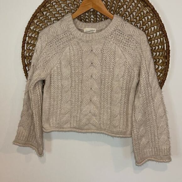 Universal Thread Sweaters - Universal Threads tan knit cropped sweater size xsmall